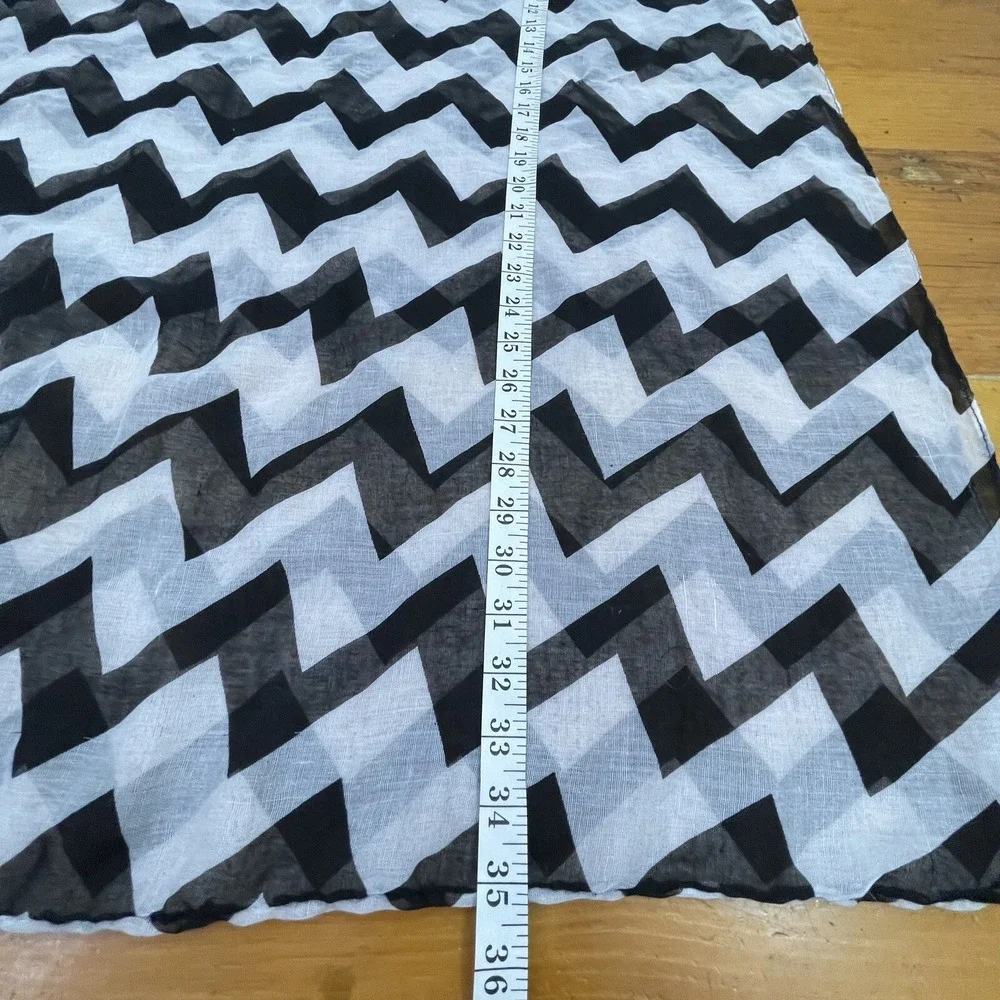 Black & White Infinity‎ Scarf Chevron Striped Lightweight Womens 39x35